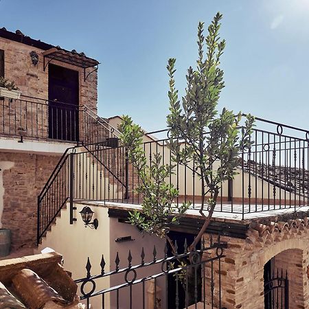 Il Cortiletto Del Borgo Bed & Breakfast Pietra Montecorvino Bagian luar foto