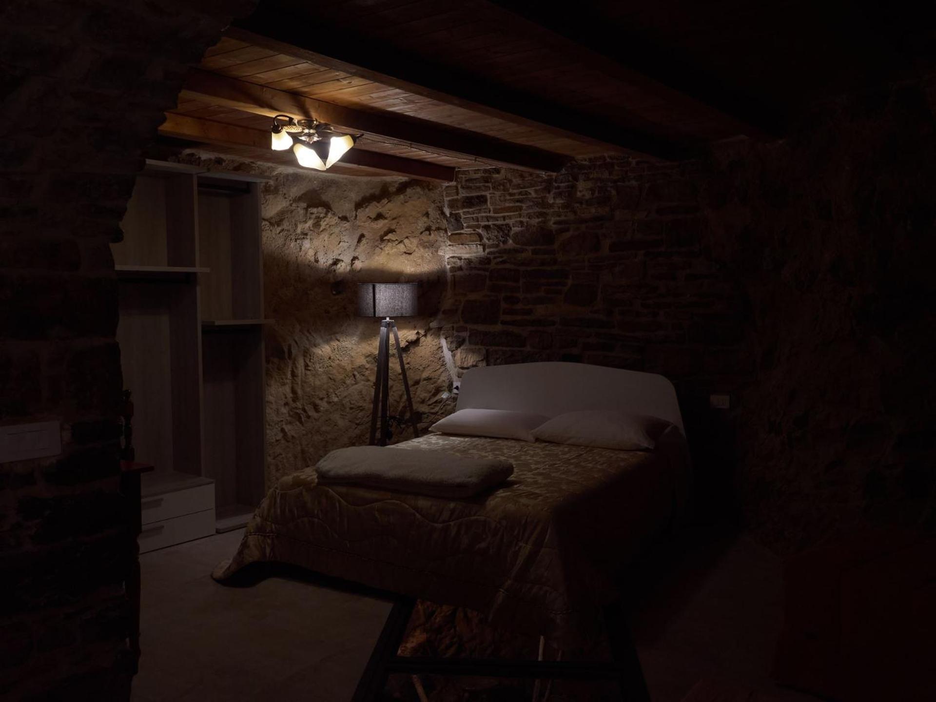 Il Cortiletto Del Borgo Bed & Breakfast Pietra Montecorvino Bagian luar foto