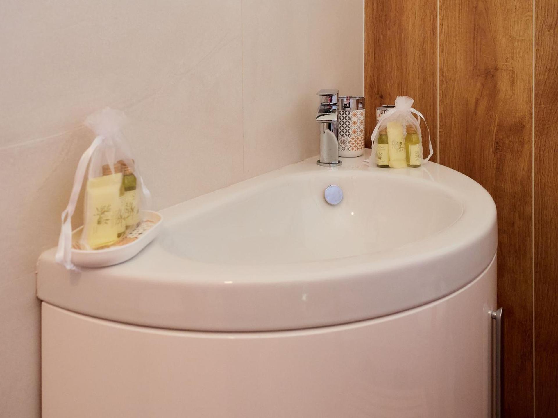Il Cortiletto Del Borgo Bed & Breakfast Pietra Montecorvino Bagian luar foto