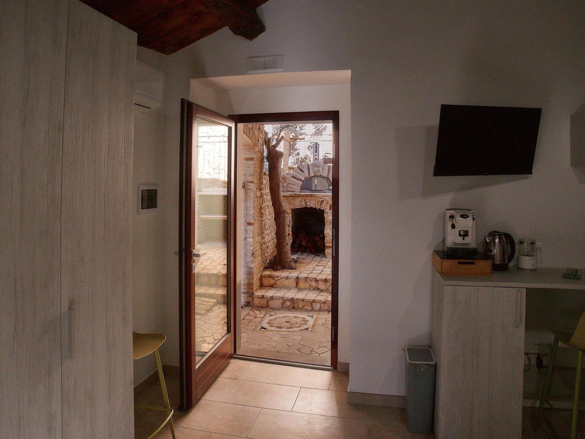 Il Cortiletto Del Borgo Bed & Breakfast Pietra Montecorvino Bagian luar foto