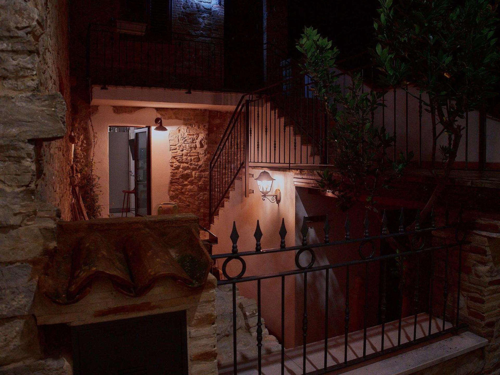 Il Cortiletto Del Borgo Bed & Breakfast Pietra Montecorvino Bagian luar foto